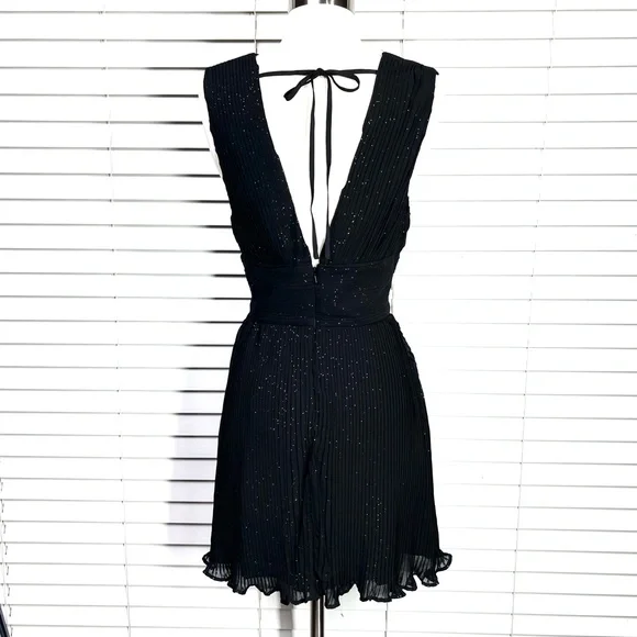 🚫SOLD! NWT🤩|•LA MAISON TALULAH•| V Pleated Chiffon Blk w/Gold Sparkle Dress - Picture 6 of 16